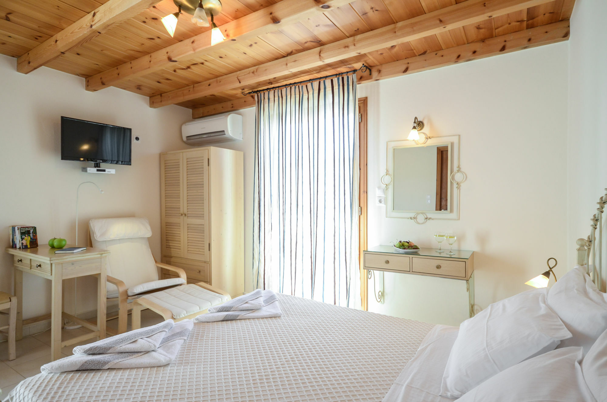 Naxos City Antony Suites And Residences (Adults Only) מראה חיצוני תמונה