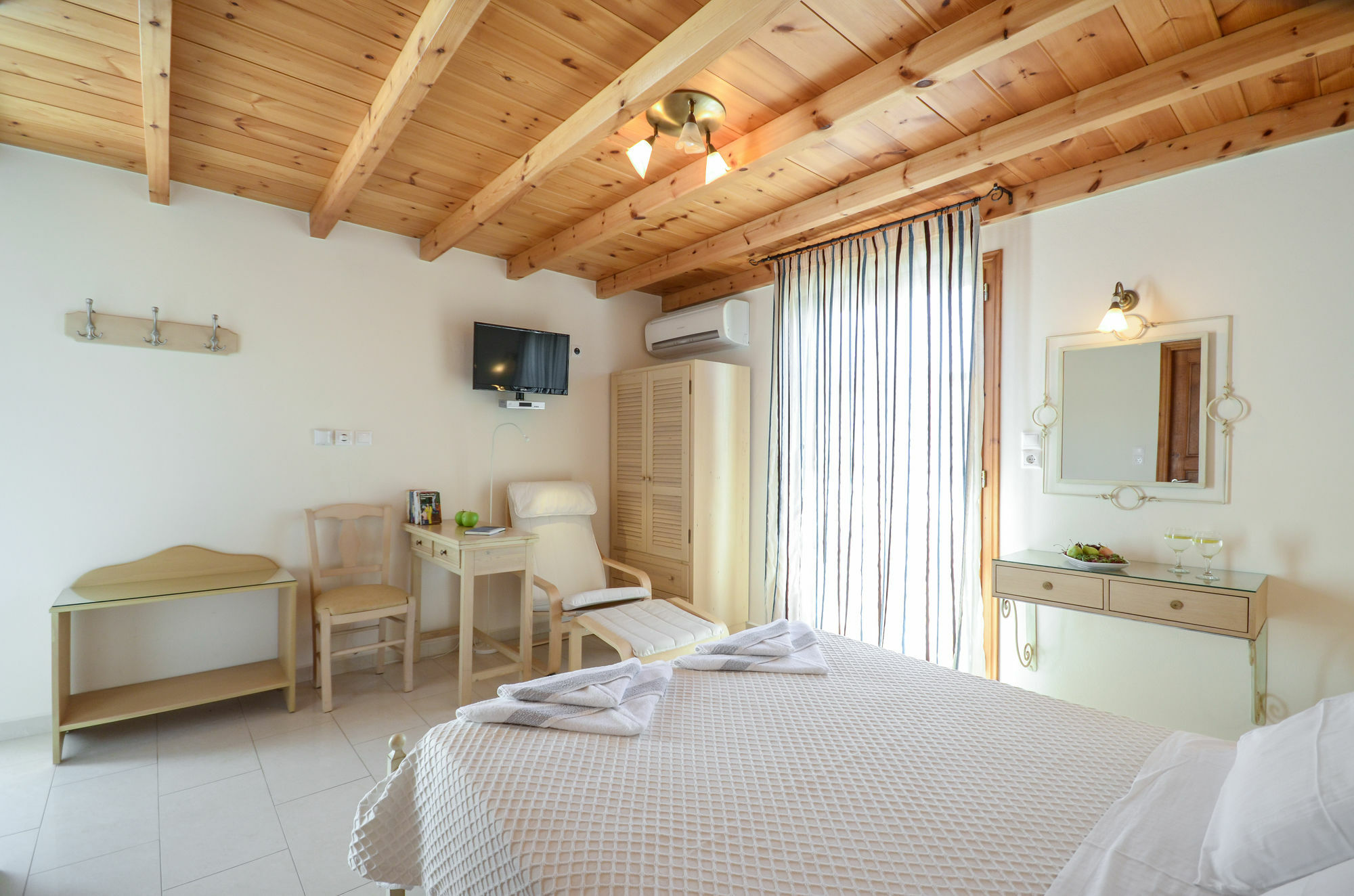 Naxos City Antony Suites And Residences (Adults Only) מראה חיצוני תמונה